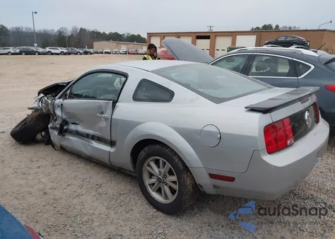 2007 Ford Mustang z USA, uszkodzony, nr VIN 1ZVFT80N875344844